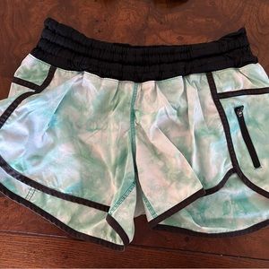 Lululemon shorts size 6